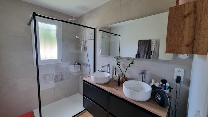 Henry Sébastien, Plombier à Vienne-en-Val