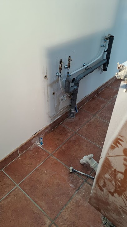 Arn'eaux, Plombier à Fêche-l'Église