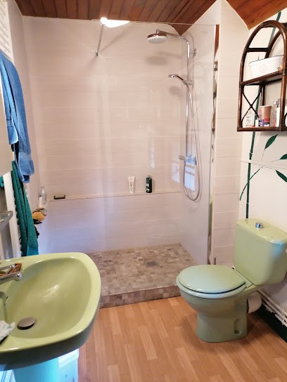 Raymond Frederic, Plombier à Saint-Cassin