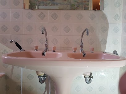 Garry Miguel, Plombier à L'Huisserie