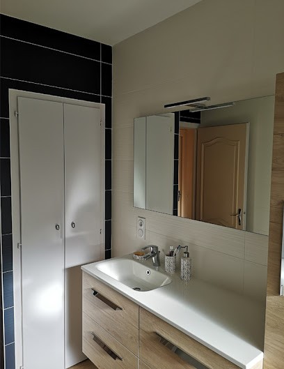 Tama Arif, Plombier à Bazoges-en-Paillers