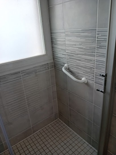 Demi, Plombier à Claix