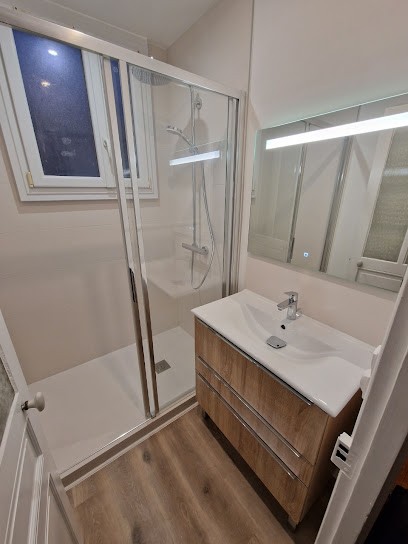 Husar, Plombier à Venizel