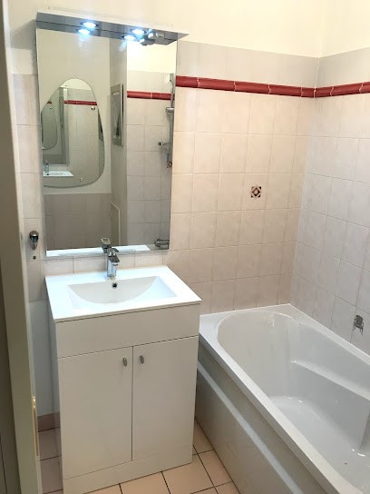 Bourse Jordan, Plombier à Saint-Lyphard