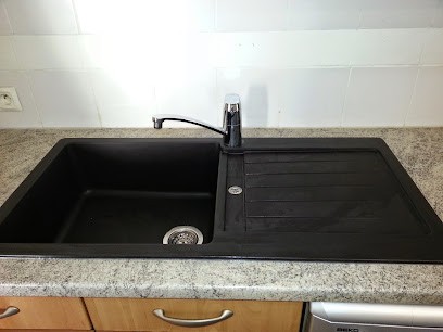 Clément Yves, Plombier à Fontaine-le-Comte